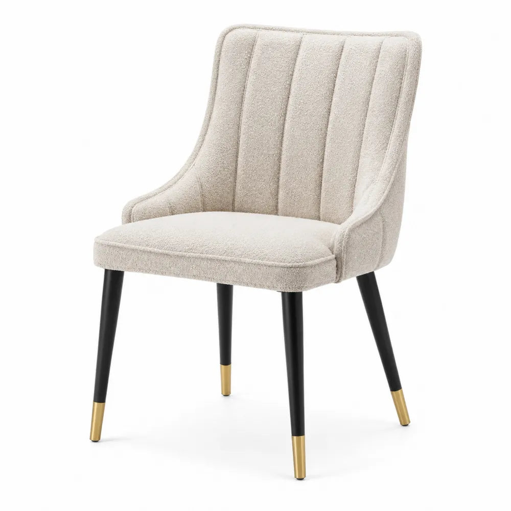 Chaise de salle à manger rembourrée en tissu bouclé beige avec pieds en métal noir et embouts dorés 48 cm x 56 cm x 85 cm